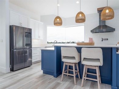 STUNNING COASTAL RETREAT WITH TWO BUILDABLE LOTS & GORGEOUS