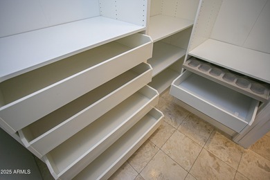 Owner Wants Sold! Bring us an offer. 1709 SF SPLIT FLOOR PLAN -