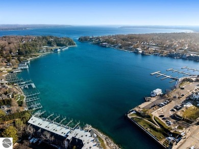 This turn-key, furnished condo in the heart of Charlevoix is the