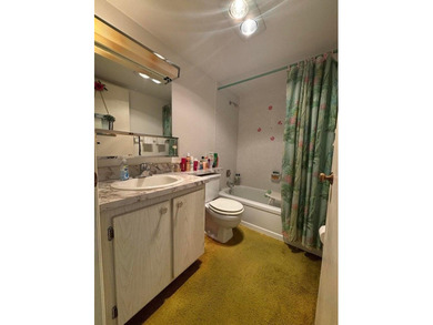 Located in the well-maintained 55+ Regal Palms Community with