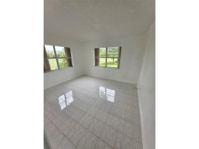 Spacious 3BR/2BA Condo with Garden Views. Vacant & Easy to Show