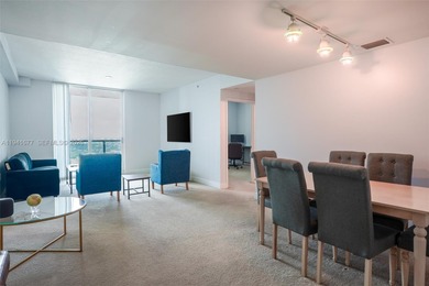 Spacious 2 bed / 2 bath unit in the heart of Brickell at Vue