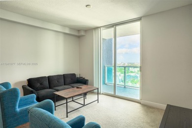 Spacious 2 bed / 2 bath unit in the heart of Brickell at Vue