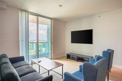 Spacious 2 bed / 2 bath unit in the heart of Brickell at Vue