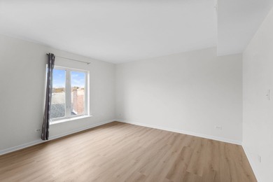 Newly rehabbed and tastefully finished, this unit features new