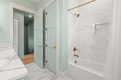 This 5 bedroom, 4 bathroom coastal home by Ben Wortman