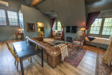 Versatile River View Duplex setup in Downtown Wilmington with