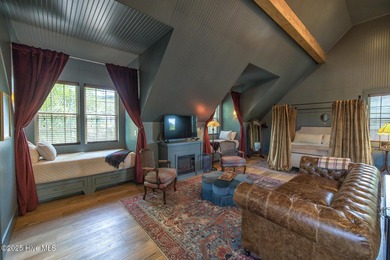 Versatile River View Duplex setup in Downtown Wilmington with