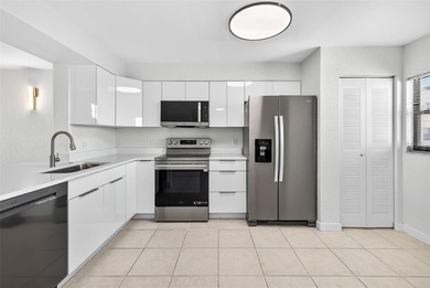 One or more photo(s) has been virtually staged. Step inside this