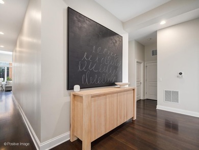 Luxury Penthouse Living in the Heart of Lincoln Park! Welcome to