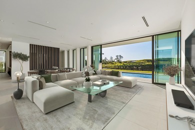 Welcome to 10947 Monte Rosa Drive, situated in Palm Beach