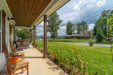 Come see this charming cottage in Hayesville. The home offers