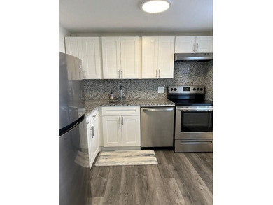 Spacious 2BR/2BA condo in the peaceful 55+ community of Oriole