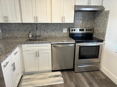 Spacious 2BR/2BA condo in the peaceful 55+ community of Oriole