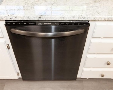 2.73 Acres. Updated throughoutbo greatroom has a vaulted ceiling