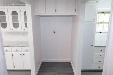 2.73 Acres. Updated throughoutbo greatroom has a vaulted ceiling