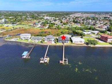 Dreaming of a stunning waterfront lifestyle? This one has it all