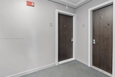 UNIT IN THE HEART OF AVENTURA JUST 5 MIN AWAY FROM THE BEACH