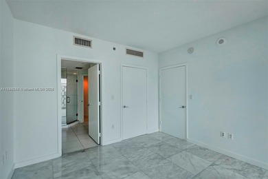 Beautiful and ready  to move 2/2 apartment located in Brickell