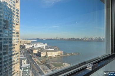 This beautifully renovated 2-bedroom, 2-bath 979 sft condo