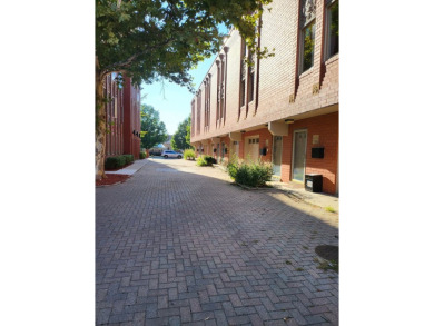 Walkable to both Downtown Oak Park and Downtown Forest Park