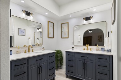 Classic La Quinta large SALTWATER PEBBLE TECH POOL/SPA HOME