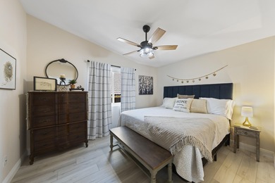 Classic La Quinta large SALTWATER PEBBLE TECH POOL/SPA HOME