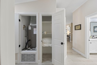 Classic La Quinta large SALTWATER PEBBLE TECH POOL/SPA HOME