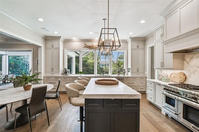 Welcome to this stunning, sophisticated and impeccably