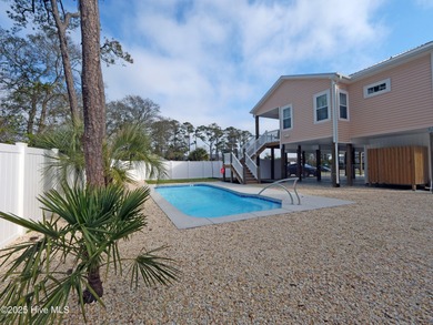 Welcome to ''Just Peachy'' - your next Oak Island getaway