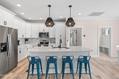 Welcome to ''Just Peachy'' - your next Oak Island getaway