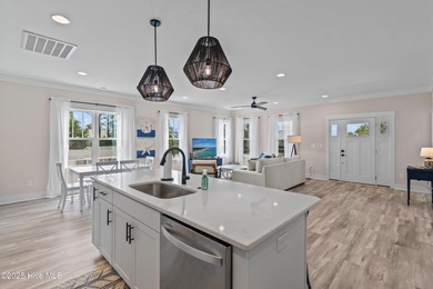 Welcome to ''Just Peachy'' - your next Oak Island getaway