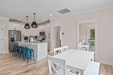 Welcome to ''Just Peachy'' - your next Oak Island getaway