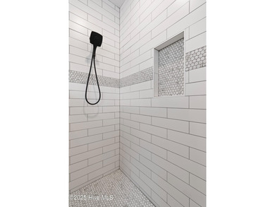 Welcome to ''Just Peachy'' - your next Oak Island getaway