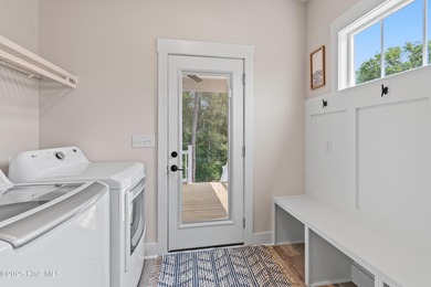 Welcome to ''Just Peachy'' - your next Oak Island getaway