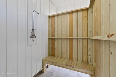 Welcome to ''Just Peachy'' - your next Oak Island getaway