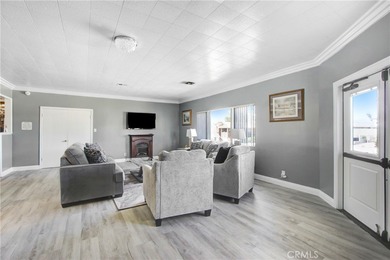 Beautiful 2-Bedroom Skyline Double-Wide Home in The Fountains -