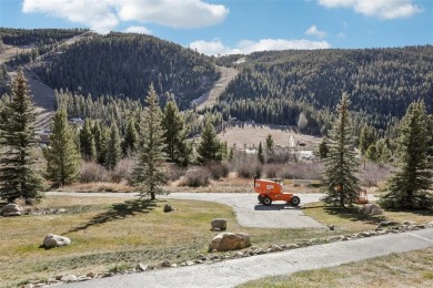 Ski-Inspired Living: Modern 2-Bed Retreat with Resort Views and