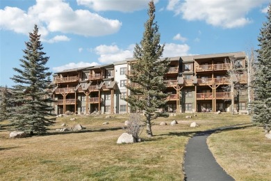 Ski-Inspired Living: Modern 2-Bed Retreat with Resort Views and