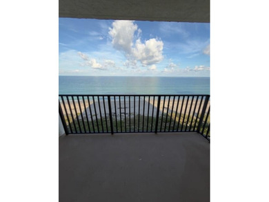 Super nice, clean 2/2 condo on the 10th floor with a spectacular