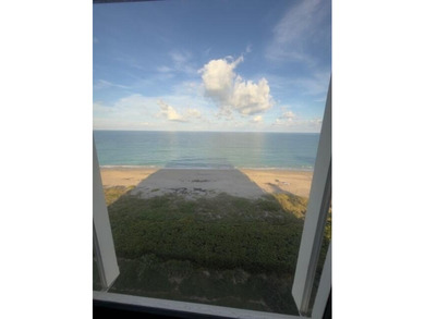 Super nice, clean 2/2 condo on the 10th floor with a spectacular