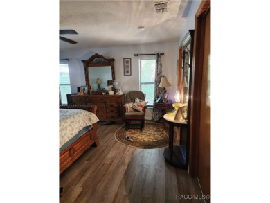 Beautiful 3/2/2 in the desired part of Citrus Springs with over