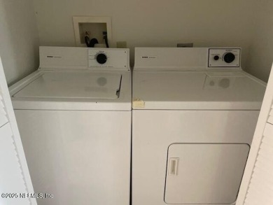 Desirable, Unfurnished unique 1 bedroom/1 bath on the St. Johns