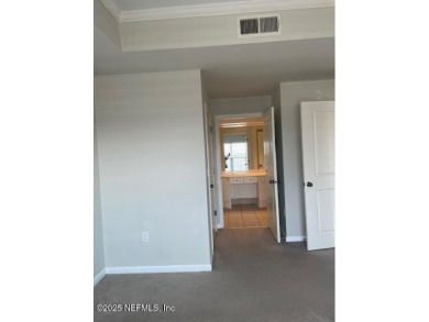 Desirable, Unfurnished unique 1 bedroom/1 bath on the St. Johns