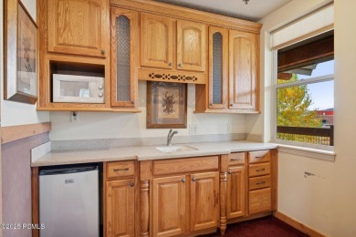 Great Jeremy Ranch corner office condo for sale. Bright, open