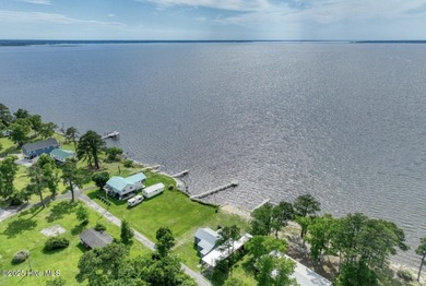 Fisherman's Paradise on the Neuse River This waterfront home is