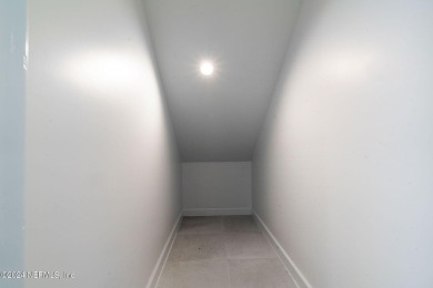 Brand New Townhome, 528 ft to beach access. Townhome Features 3