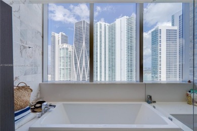 Priced to Sell! Beautiful 3/4 + Den in the renowned PARAMOUNT