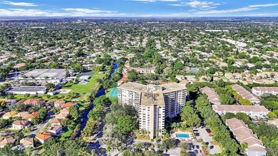 Beautifully renovated 2/2 condo in the desirable 55+ Country