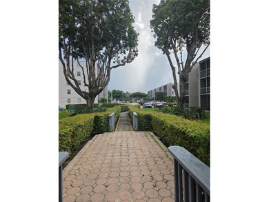 FIRST FLOOR CORNER UNIT 2 BEDROOMS 2 BATHROOMS CONDO IN WEST